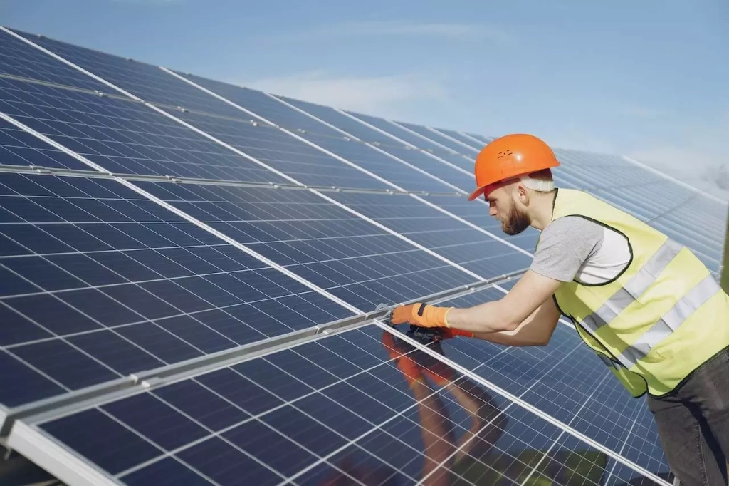 Les plans européens pour accélérer la production des panneaux solaires dans le cadre de la transition énergétique et écologique